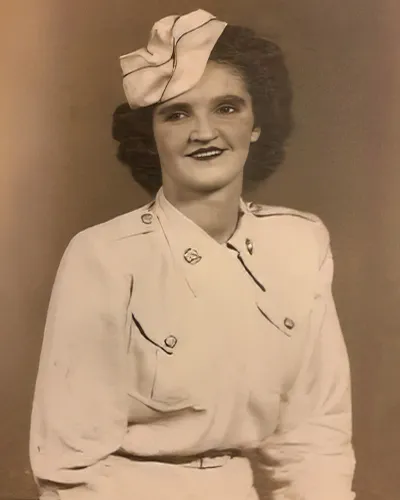 caroline-military-portrait caroline-military-portrait